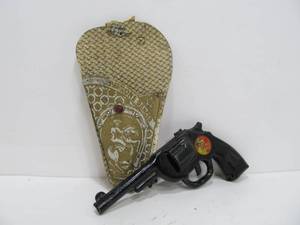 lot 128 image: Fantastic Vintage 1930s LONE RANGER Toy Gun wHolster