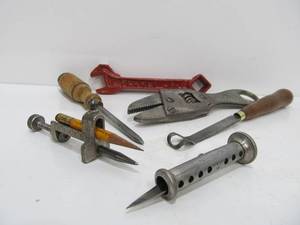 lot 130 image: Great Lot of Unusual Vintage & Antique Tools #1