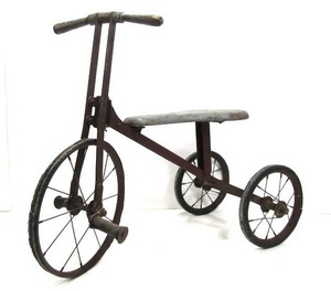 lot 136 image: Antique Early 1900s Tricycle