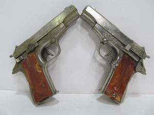 lot 139 image: Pair of Vintage HUBLEY Automatic Cap Pistols