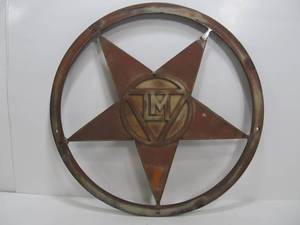 lot 143 image: Vintage Heavy Steel Architectural Star Wall Hanging