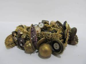 lot 168 image: Amazing Antique Victorian Folk Art Button Bracelet