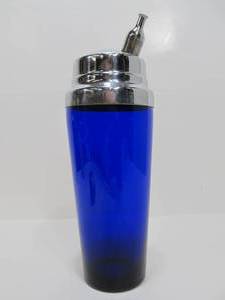 lot 184 image: Original Vintage 1930s Deco DERBY SHELL Cobalt Blue Glass Cocktail Shaker #3