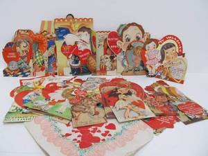 lot 194 image: Grat Lot of Vintage Valentines