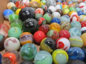 lot 227 image: Great Estate Lot of Vintage & Antique Marbles #2