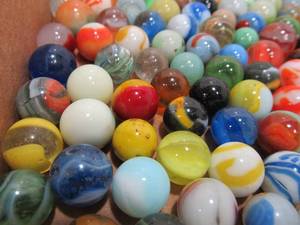 lot 229 image: Great Estate Lot of Vintage & Antique Marbles #4