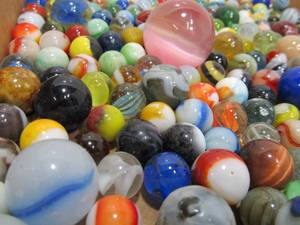 lot 230 image: Great Estate Lot of Vintage & Antique Marbles #5