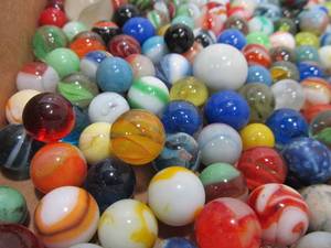 lot 231 image: Great Estate Lot of Vintage & Antique Marbles #6