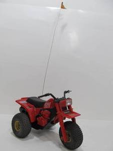 lot 210 image: Very Cool RC Shinsei HONDA 250 3-Wheel ATV 