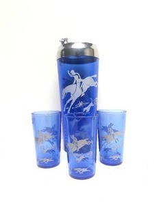 lot 186 image: Original Vintage 1930s Deco Hazel Atlas Cobalt Blue Glass Cocktail Shaker - Hunting Scene #5