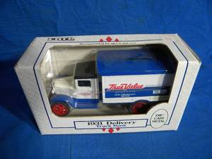 1931 Tru Value Delivery Truck Bank Die Cast