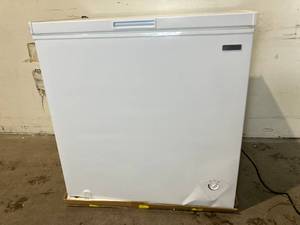 Vissani 7 cu. ft. Manual Defrost Chest Freezer in White