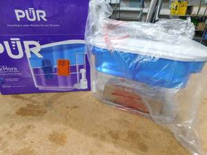 lot 24 image: PUR 30-Cup Dispenser Filter System  Faucet Filter
