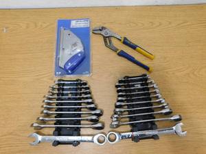 lot 66 image: hand tools Wrench set & Channel Locks