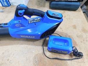 lot 69 image: Kobalt 40-volt Max 480-CFM 110-MPH Handheld Cordless Electric Leaf Blower 3 Ah (Battery & Charger Included)