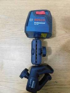 lot 75 image: Bosch Red 30-ft Self-Leveling Indoor Cross-line Laser Level with Cross Beam