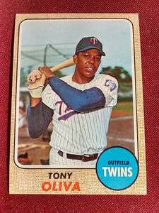 lot 85 image: 1968 Tony Oliva Card