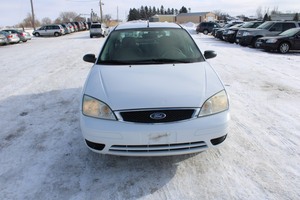 lot 18 image: 2006 Ford Focus ZX4 SE
