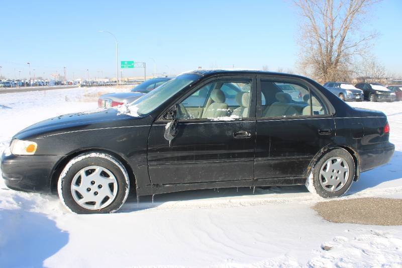 lot 14C image: 1998 Toyota Corolla LE