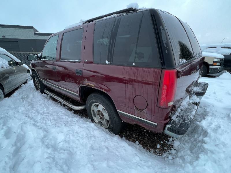 lot 30T image: 1999 Chevrolet Tahoe LS - 4X4