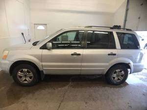 lot 18U image: 2005 Honda Pilot - 4X4
