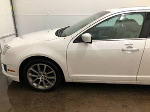 lot 17F image: 2010 Ford Fusion SEL - 2 OWNERS