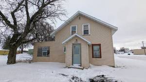 No Reserve Triplex -  1002 Delano Ave Walhalla North Dakota 58282