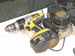 DeWalt DCD940 12 XRP 18V DrillDriver with (2) Batteries, Charger