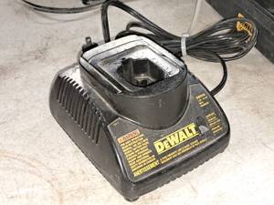 DeWalt DW9118 7.2V-14.4V NiCd Battery Charger