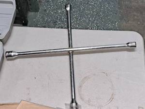 78 4-Way Tire Iron