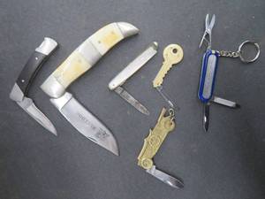 POCKET KNIFES