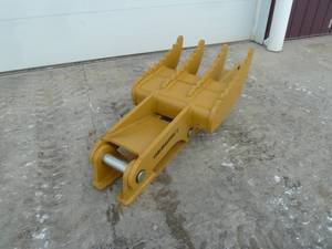 LANDHERD Thumb Attachment Cat-330D