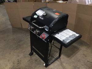lot 3 image: Dyna-Glo 3-Burner Propane Gas Grill in Matte Black with TriVantage Multi-Functional Cooking System, Customer return, Review all pictures