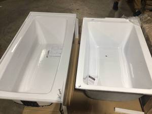 lot 6 image: Mix Lot of 2 White Sinks, Customer return, Review all pictures