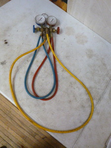 lot 25 image: HVAC Gauges