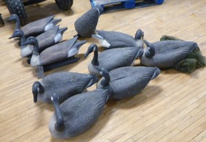 lot 48 image: Geese Decoys
