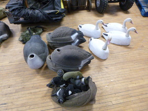 lot 49 image: Geese Decoys