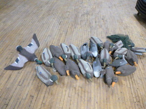 lot 52 image: Duck Decoys