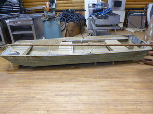 lot 5 image: 10 Foot John Boat