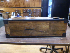 lot 91 image: Multi-Functional Salon Station