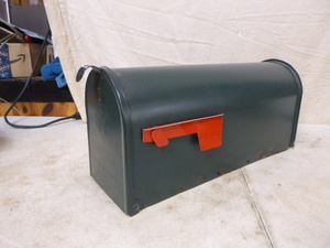 lot 94 image: Mailbox