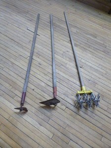 lot 95 image: Garden Tools