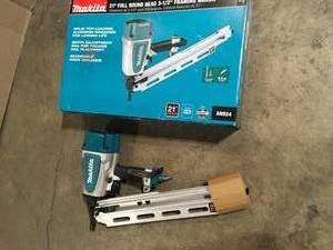 Makita 3-12 in. 21° Pneumatic Full Round Head Framing Nailer, Open Box, Review all pictures
