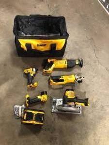 lot 37 image: Dewalt Tool Set, Power tools, Open Boxes, Review all pictures