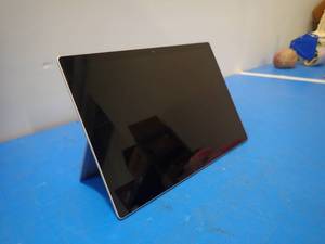 Microsoft Surface Pro 4 1724 Tablet  INTEL(R) CORE(TM) I5-6300U CPU  2.40GHZ  8GB RAM  256GB SSD  NO OS  No cables&nbsp