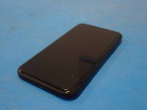 Apple&nbspIphone Xr A1984  64GB of storage  Carrier is unlocked  Includes charging cable