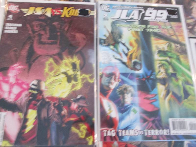 227. 10 Justice League Of America C...