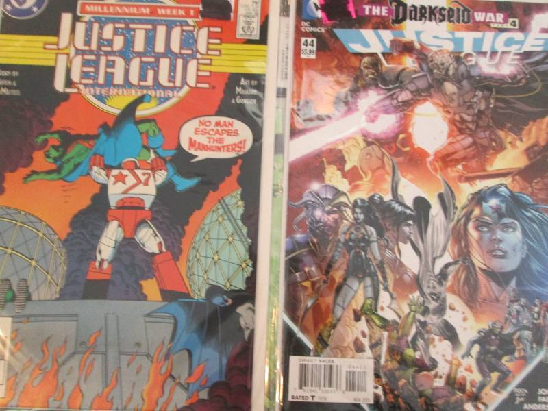 282. 10 Justice League Comic Books...