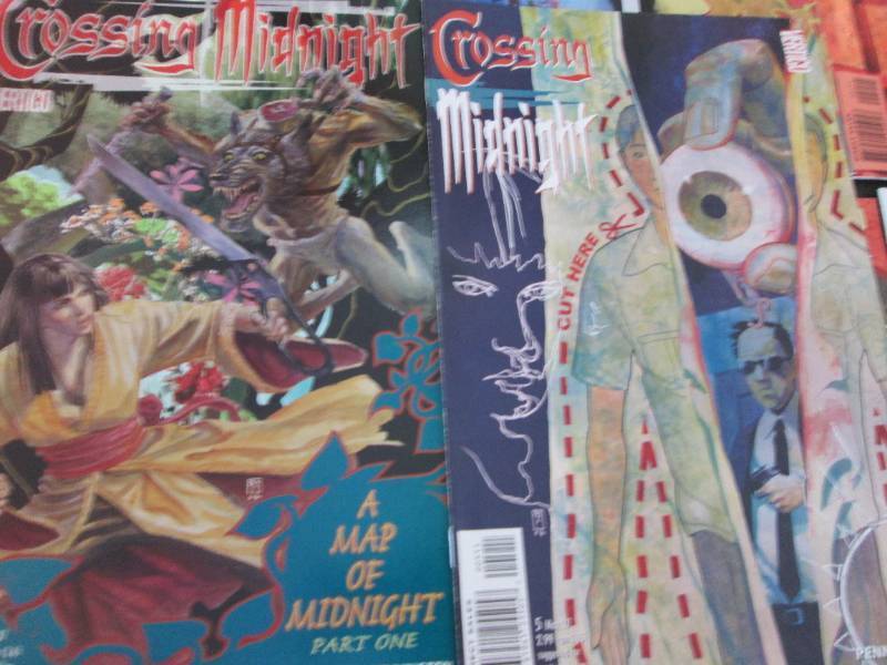 294. 10 Crossing Midnight Comic Boo...