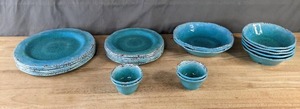 lot 110A image: Gourmet Blue Art Crackle Melamine Bowls and Plates Set B
